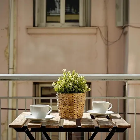 Sunny All Day Near City Center *