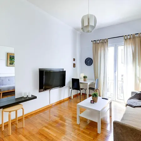 Sunny All Day Near City Center Apartment *
