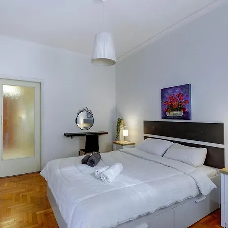 Apartment Sunny All Day Near City Center *